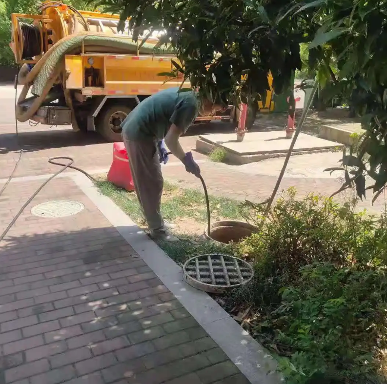 库车市政排污管道清淤疏通——专业团队，让您全程省心！